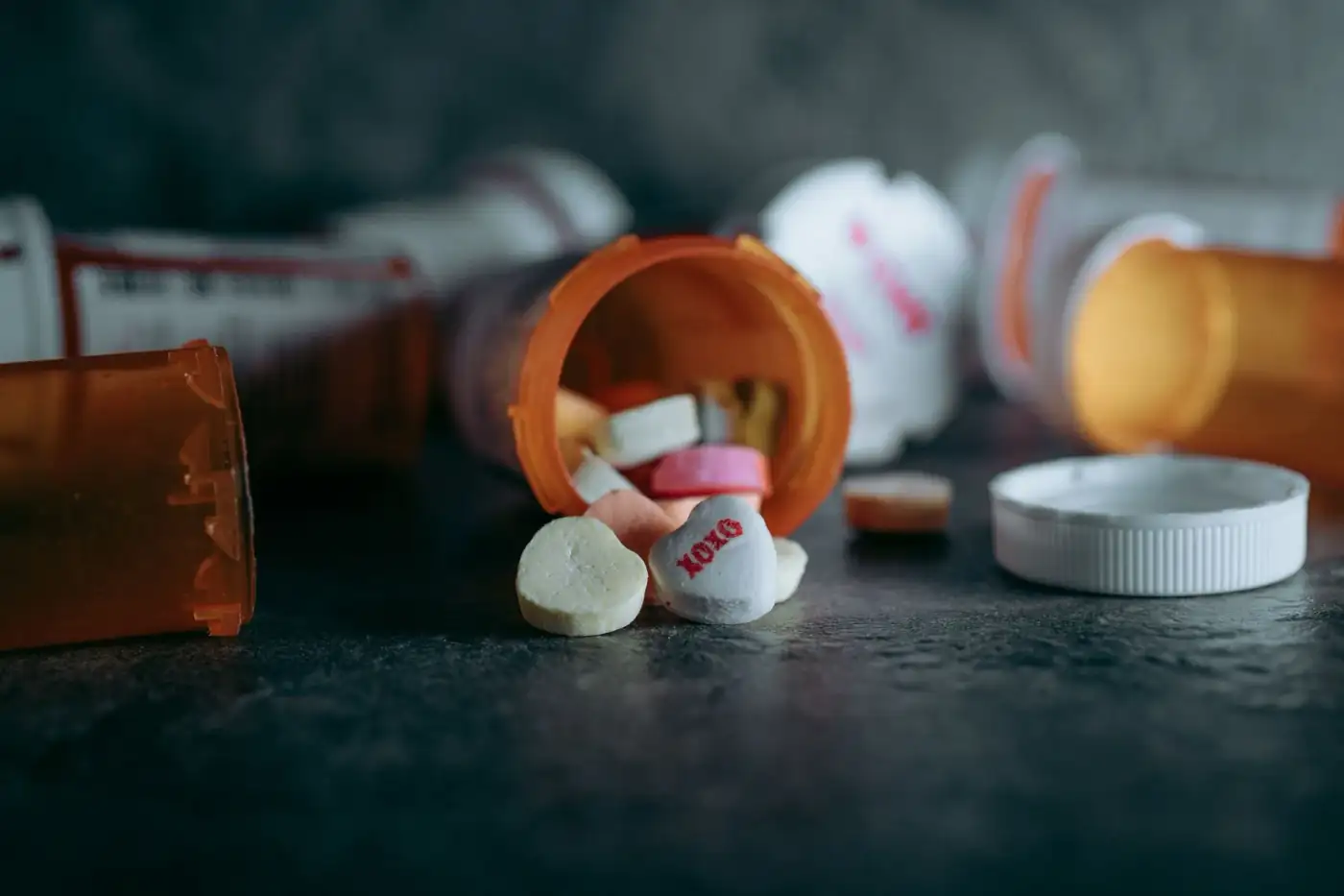Các lọ thuốc theo toa và viên thuốc — 15 loại thuốc Part D đắt tiền nhất được Medicare đàm phán để có giá thấp hơn khoảng 44%
